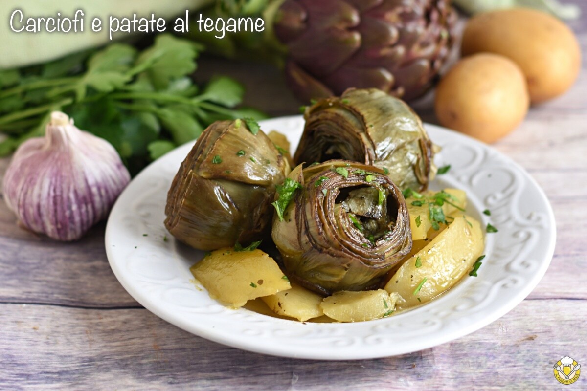 Alcachofras e batatas na panela