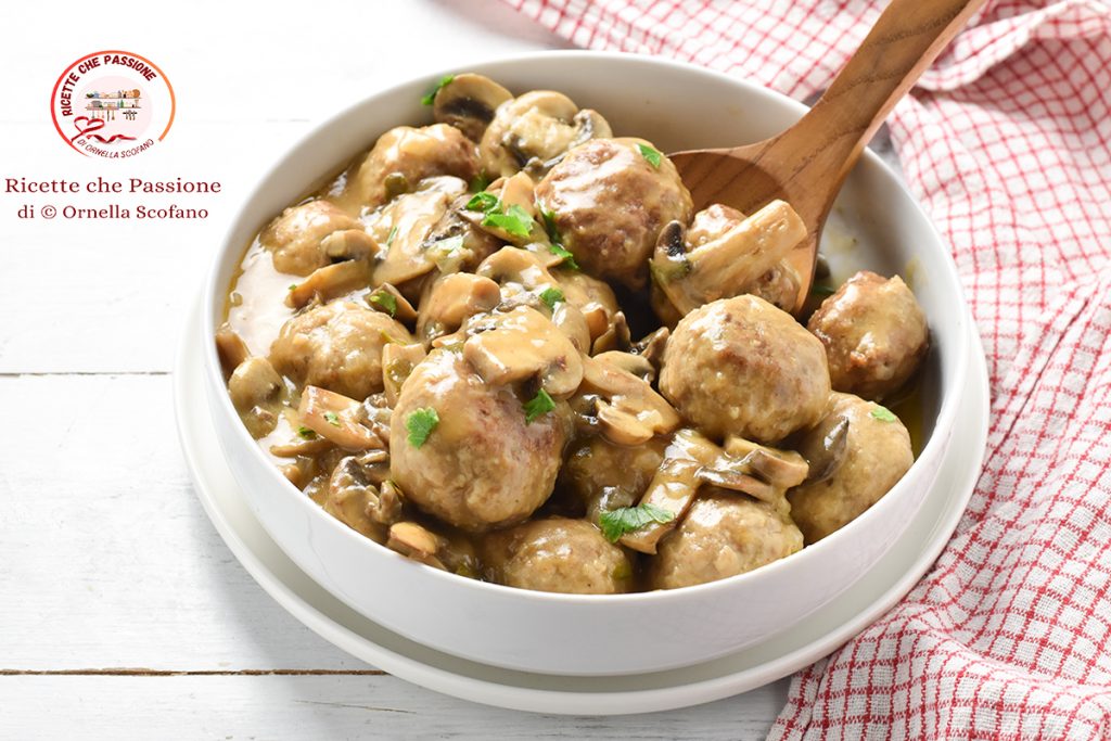 receita de almôndegas cremosas com cogumelos