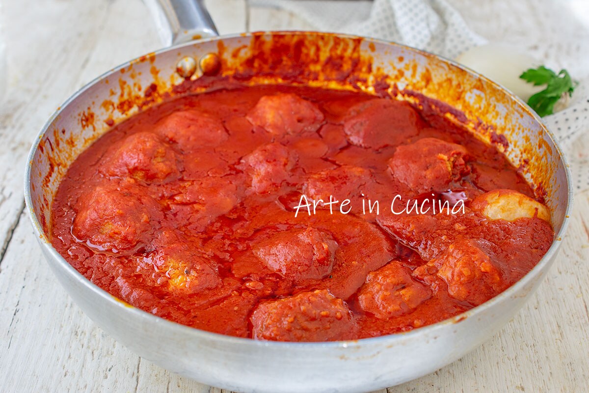 ALMÔNDEGAS DA VOVÓ ao molho