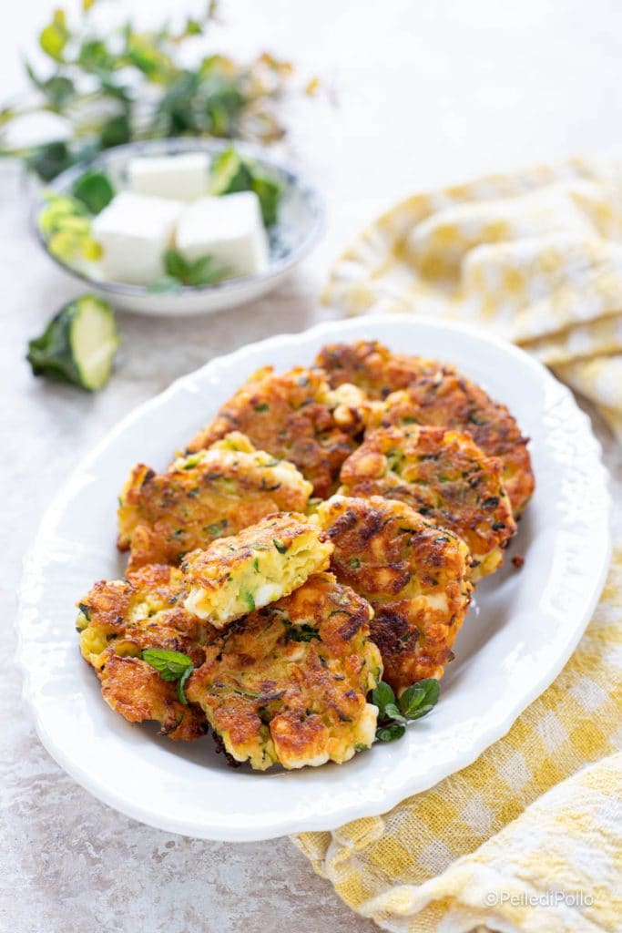 frituras de abobrinha e feta
