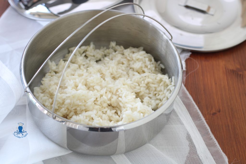Arroz a vapor com panela de pressão