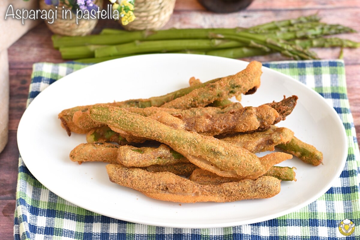 Aspargos fritos em massa