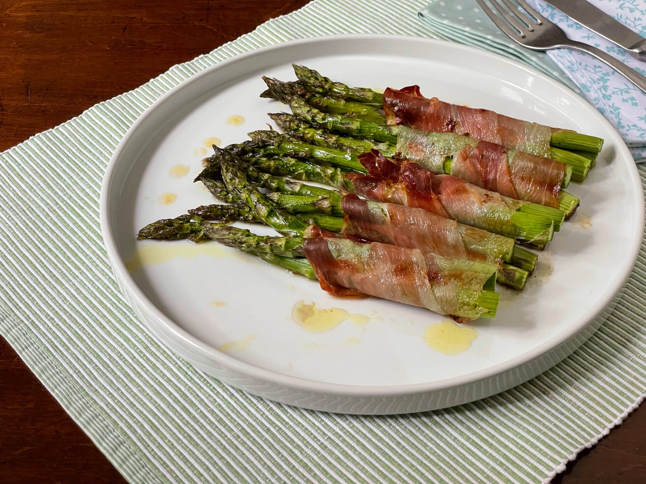 Aspargos assados com speck
