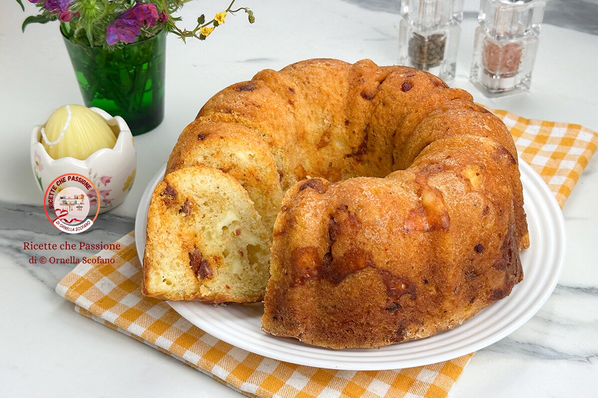 Babà rústico à calabresa a Rosca salgada com salame e queijo