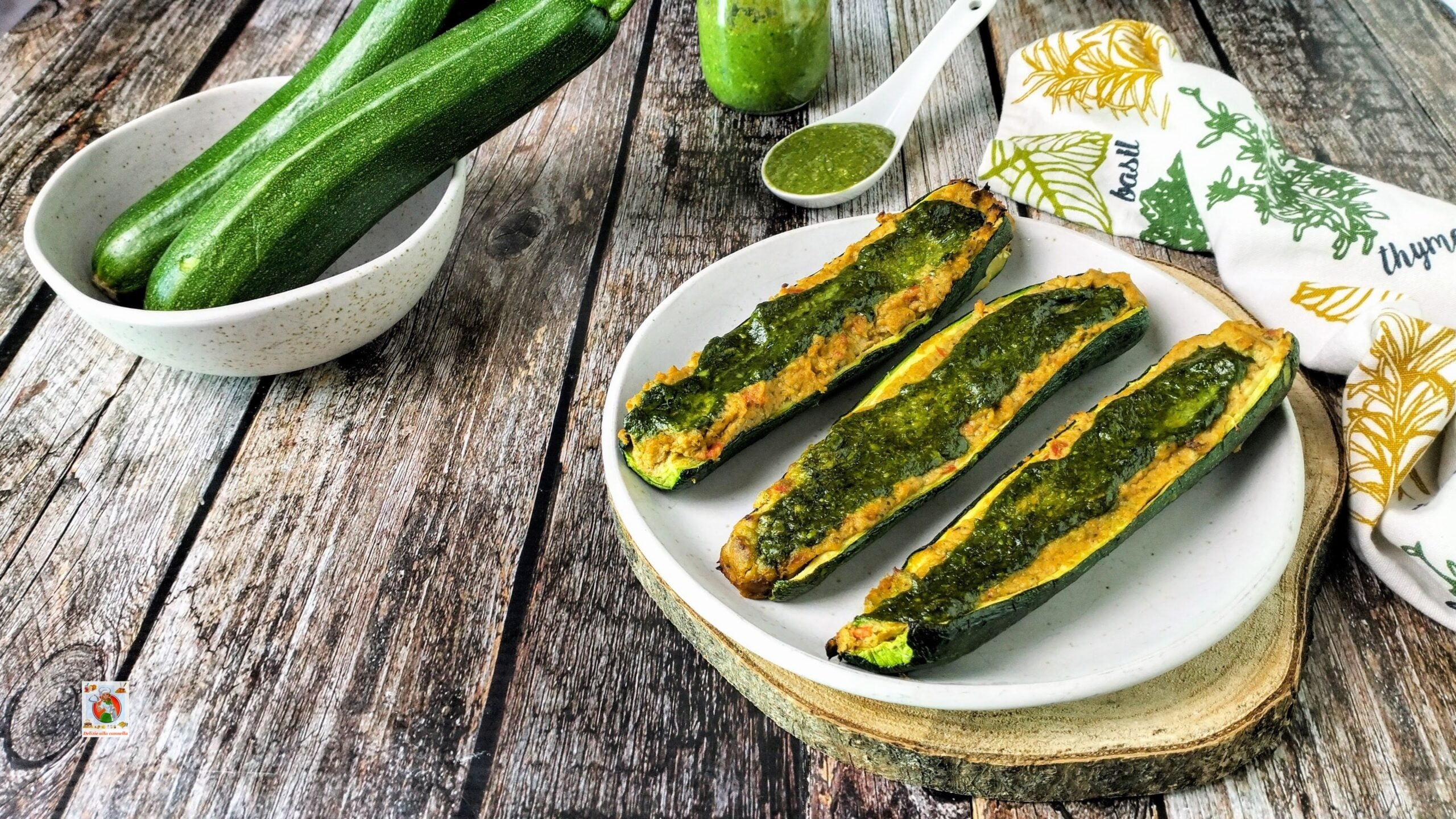 Barquinhos de abobrinha com atum e pesto