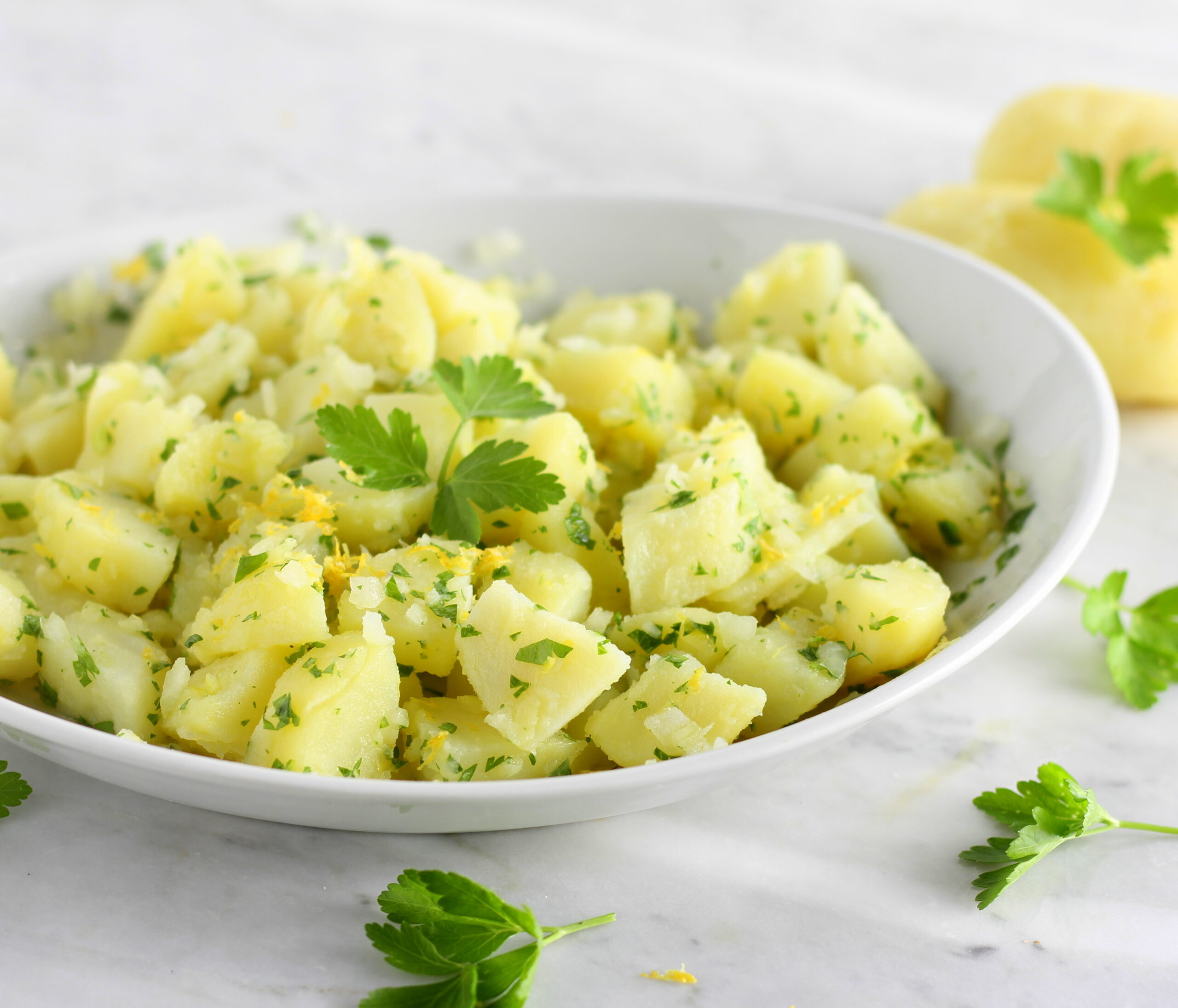 Salada de batata com cebola e salsa