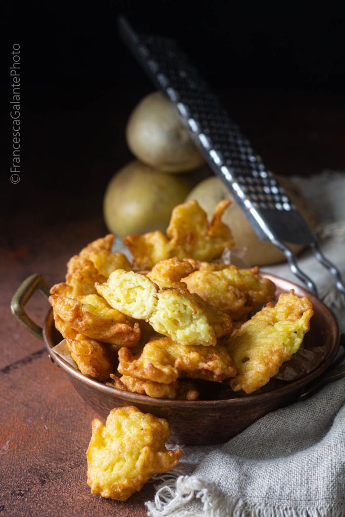 Bolinho de batata frito à colher ao estilo Pugliese