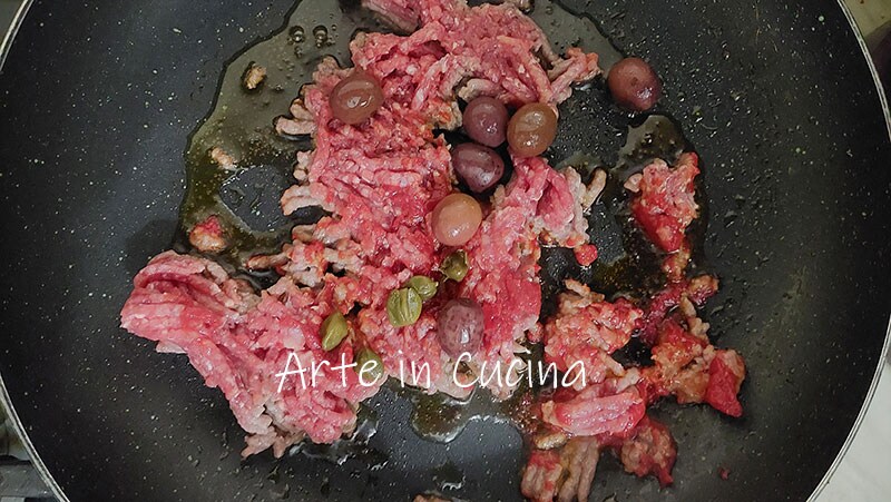 BERINJELA REDONDA RECHEADA COM CARNE