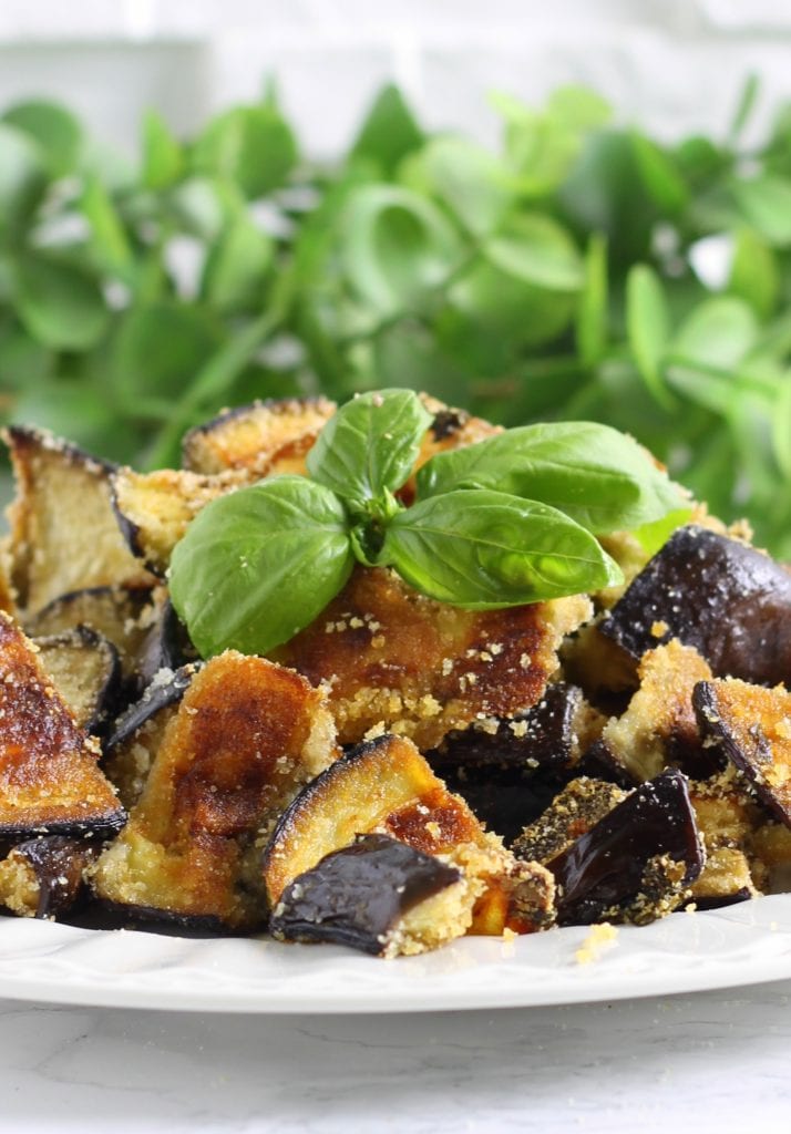 Berinjela em pedaços gratinada no forno