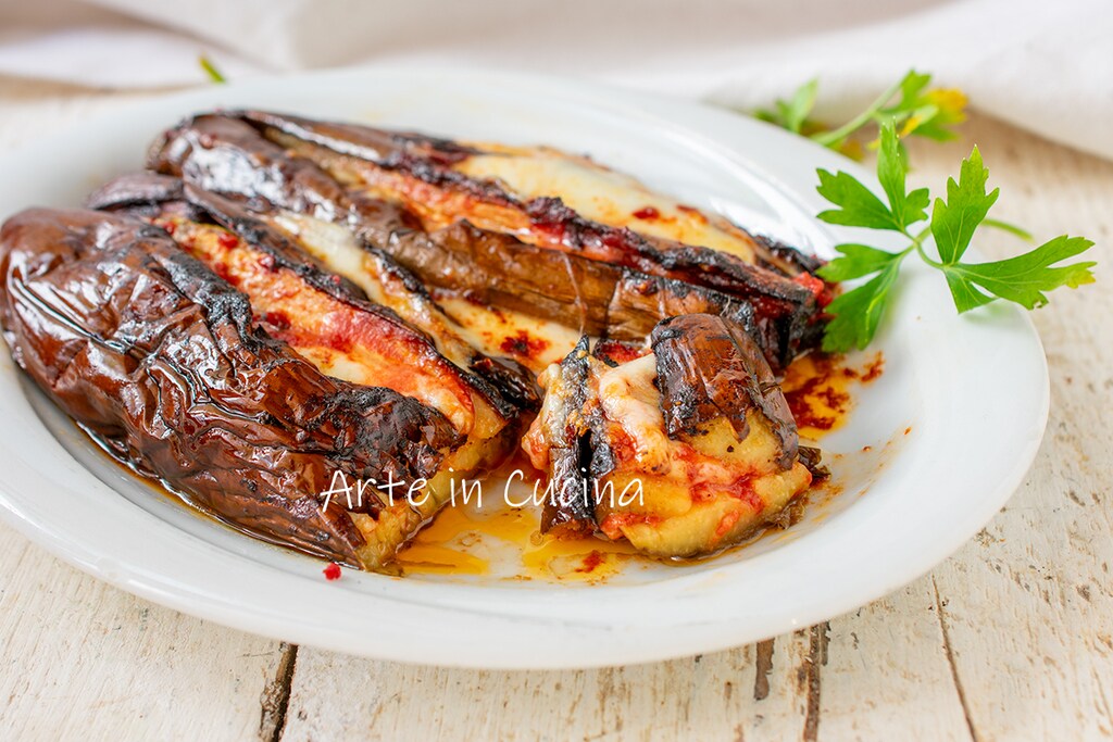 Berinjelas recheadas à napolitana