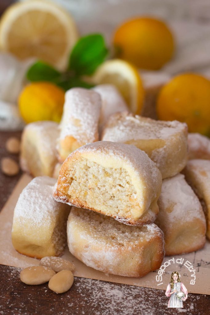 Biscoitos recheados com massa de amêndoas e limão
