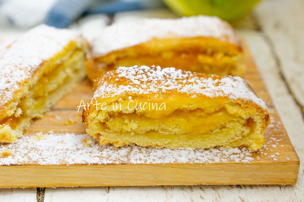 Biscoitos macios enrolados com geleia