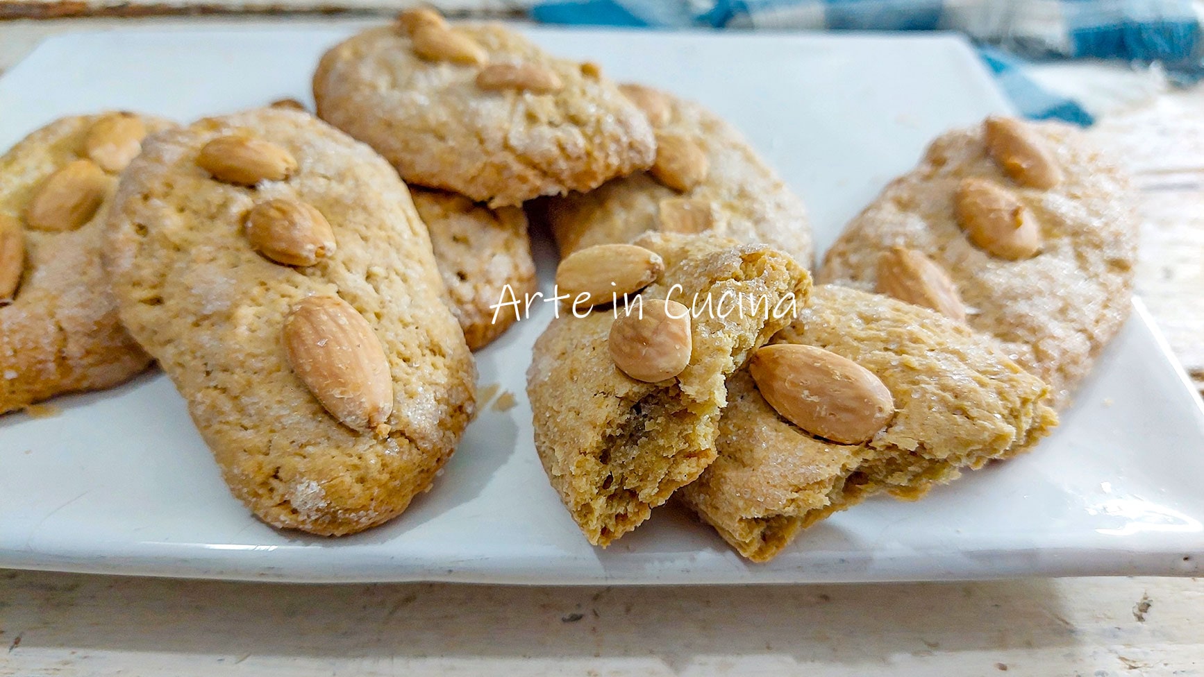 BISCOITOS de MOLHAR no CAFÉ