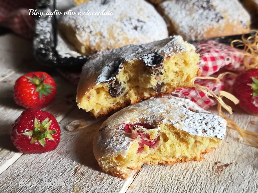Biscoitos de morango e chocolate de colher super macios e sem manteiga 5 minutos tudo na tigela doce fácil e rápido, perfeitos como doce de café da manhã um atrás do outro