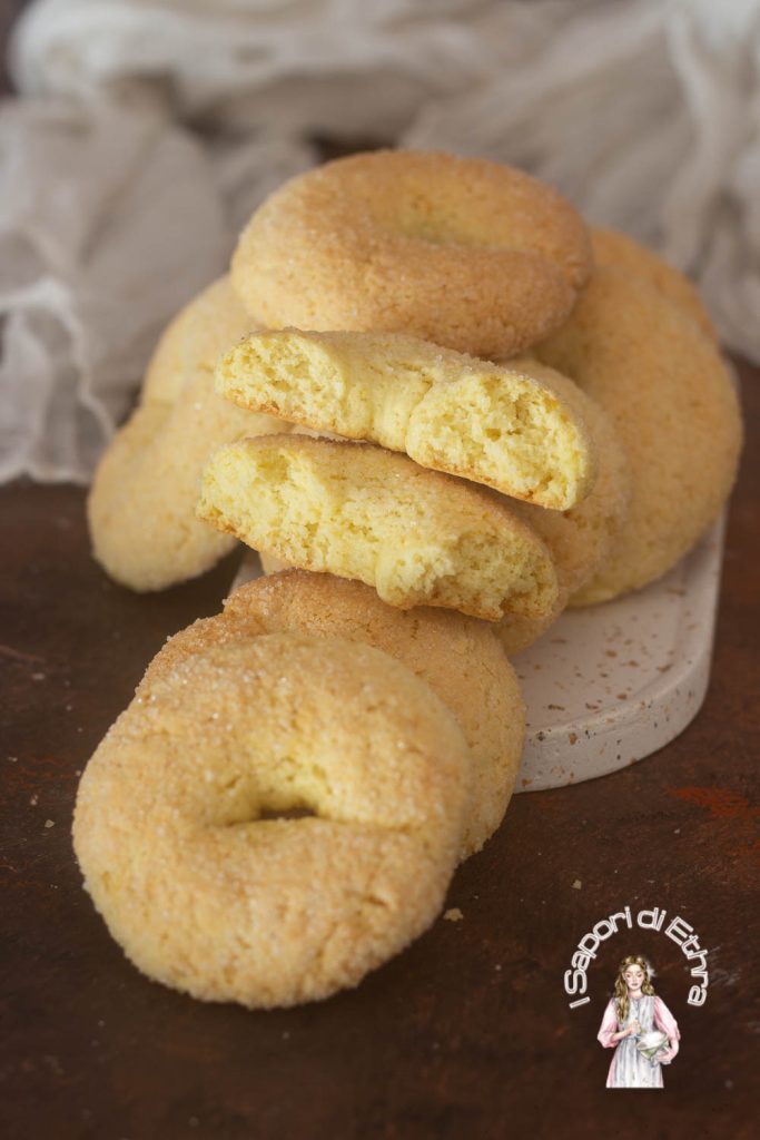 Taralli doces para molhar macios com laranja