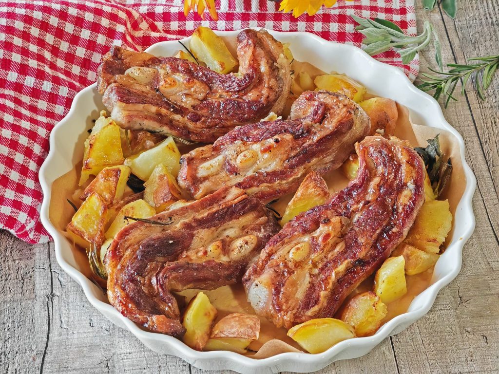 Costelas de vitelo com batatas