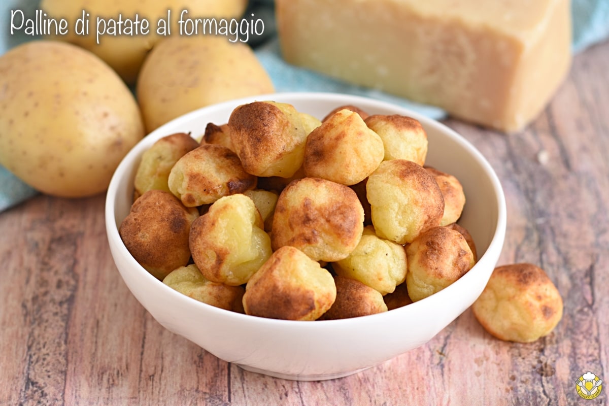 Bolinha de batata com queijo