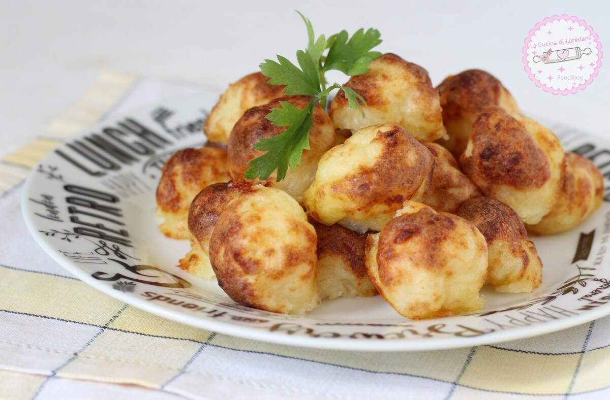 BOLINHOS DE BATATA COM PARMESÃO para comer de uma só vez