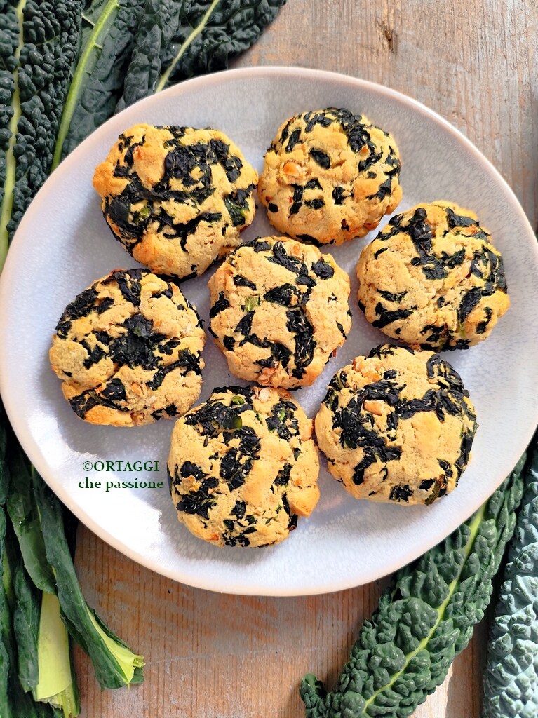 bolinhos de couve e pão sem ovos