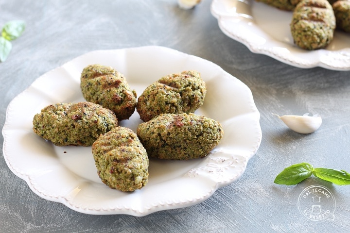 Bolinhos de quinoa e abobrinha