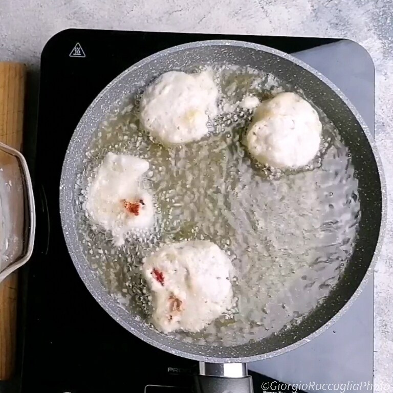 bolinhos fritos salgados