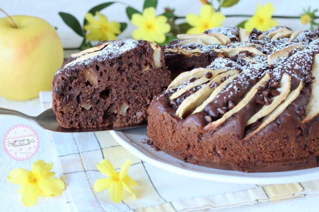 bolo de chocolate e maçã