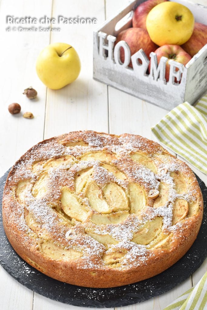 bolo de maçã com avelãs e iogurte