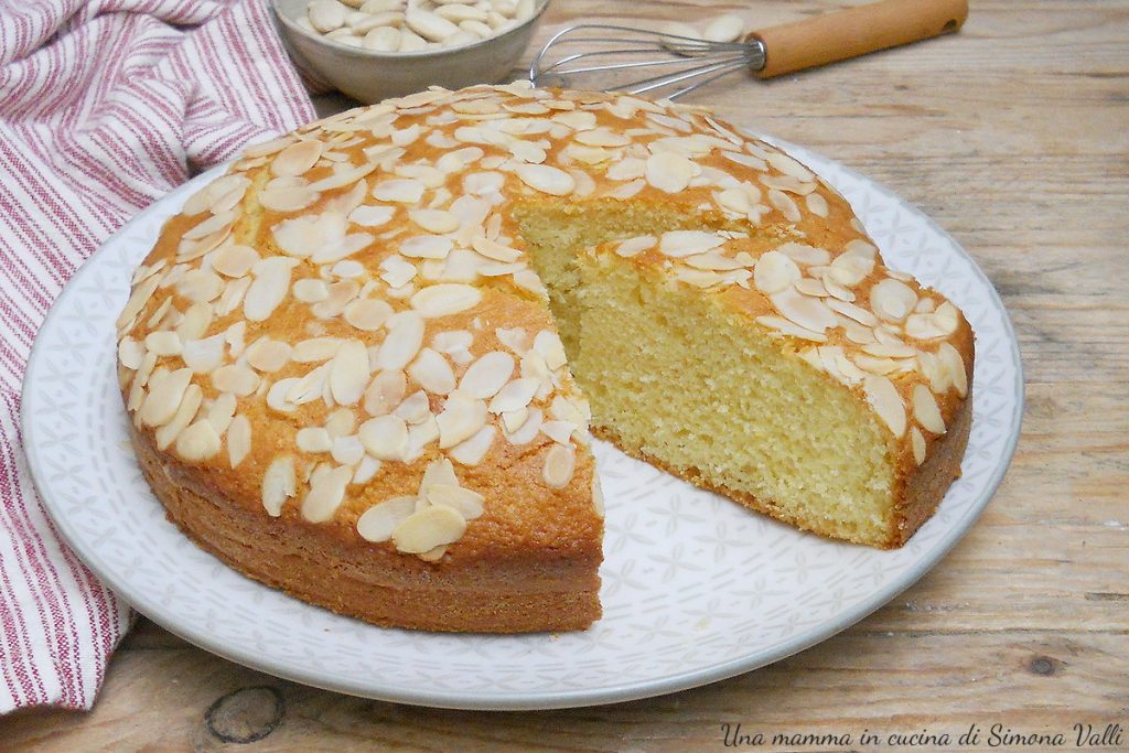 bolo de iogurte, amêndoas e laranja