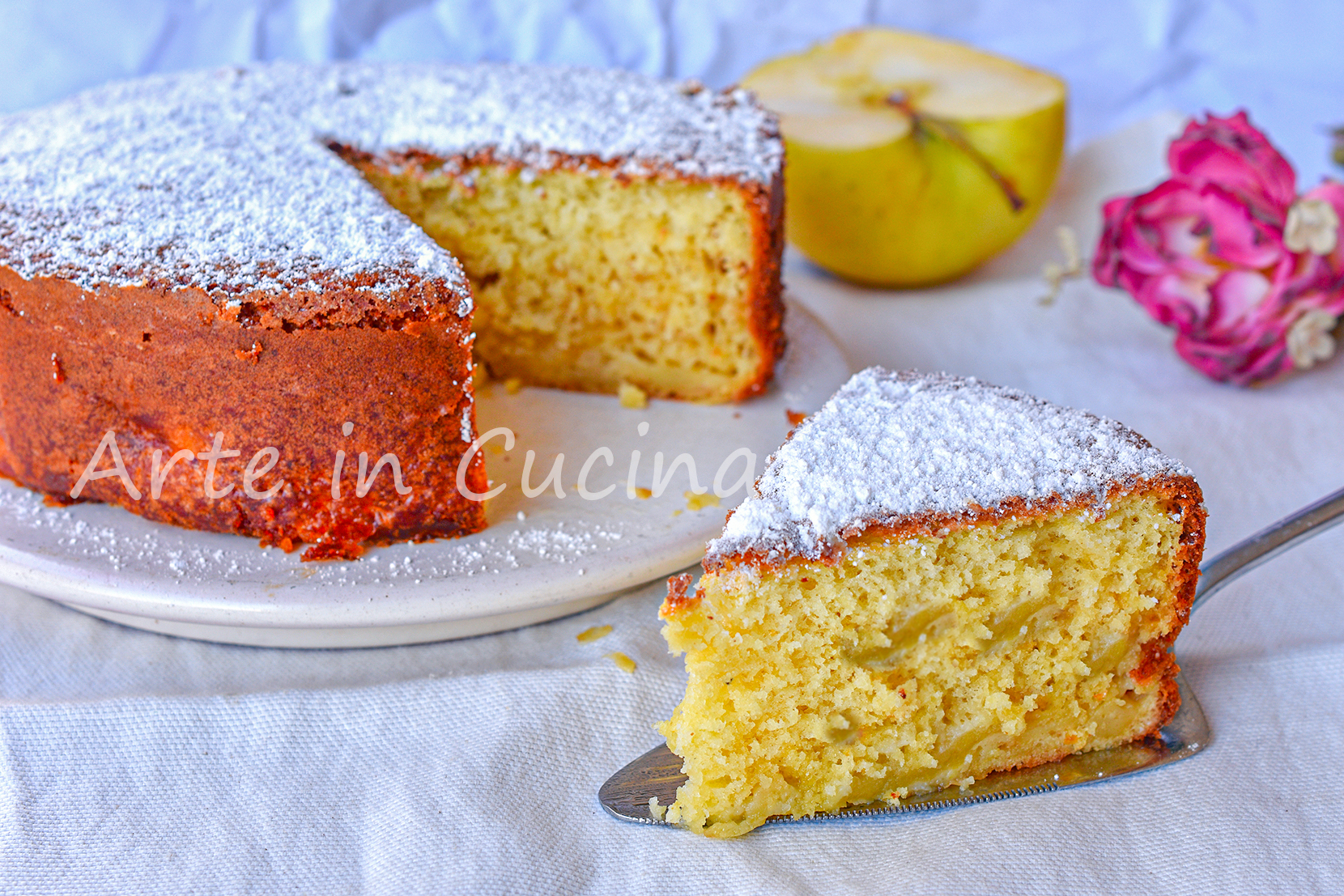 Bolo rainha de maçã doce macio e rápido