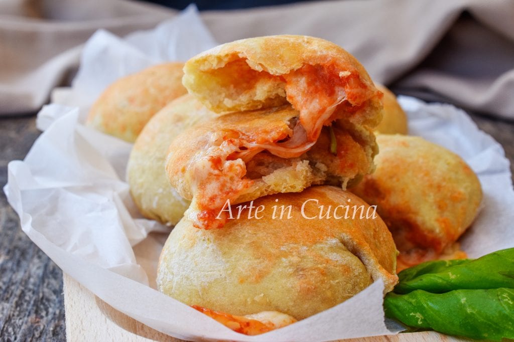 Bombas rápidas de batata sabor pizza receita salgada