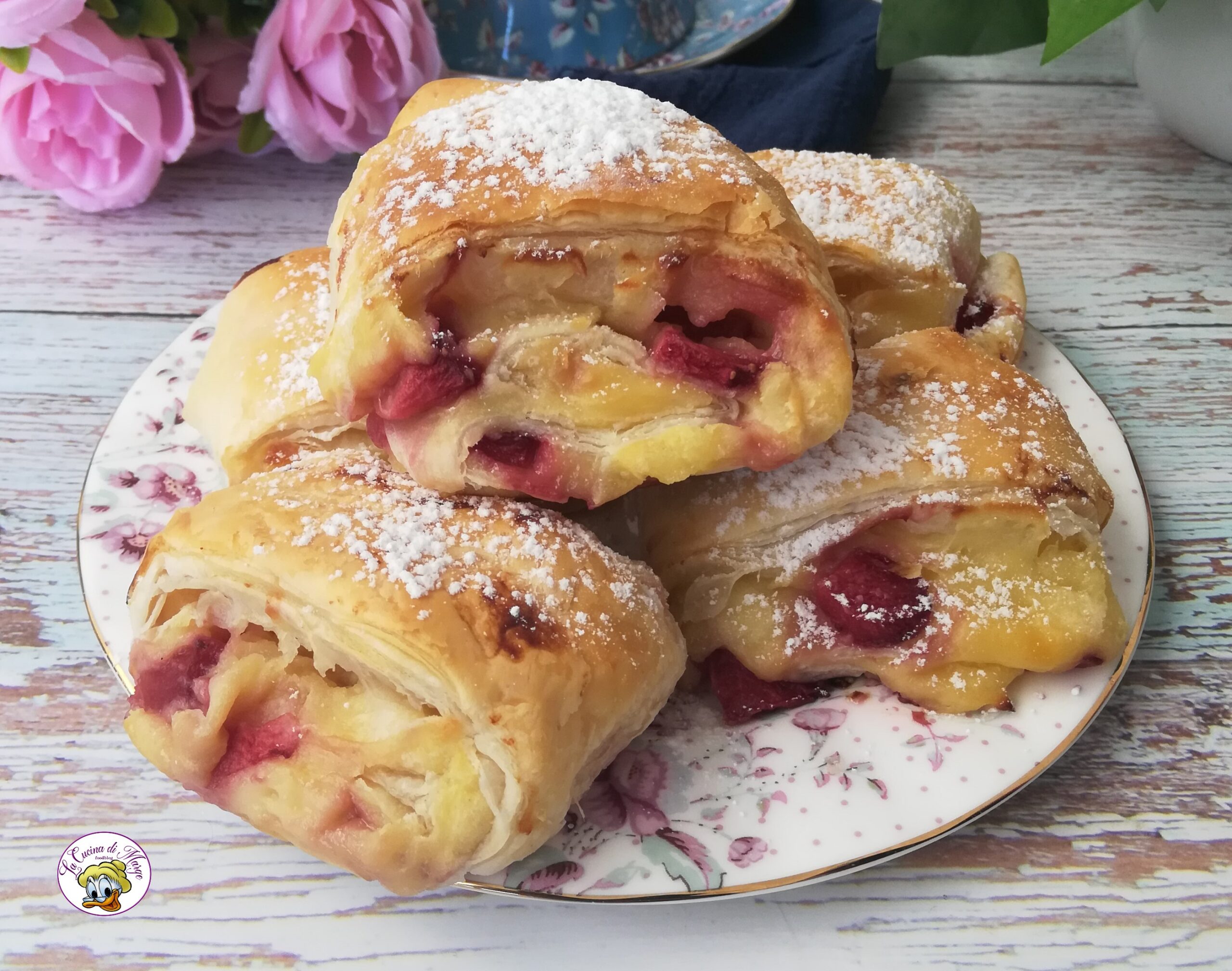 BRIOCHE DE MORANGO E CREME