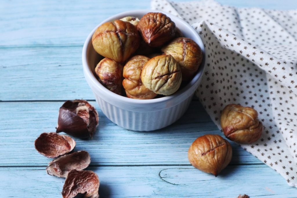 castanhas assadas na fritadeira elétrica