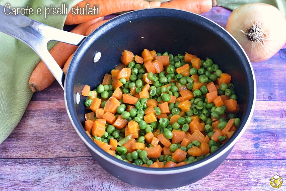 Cenoura e ervilhas refogadas