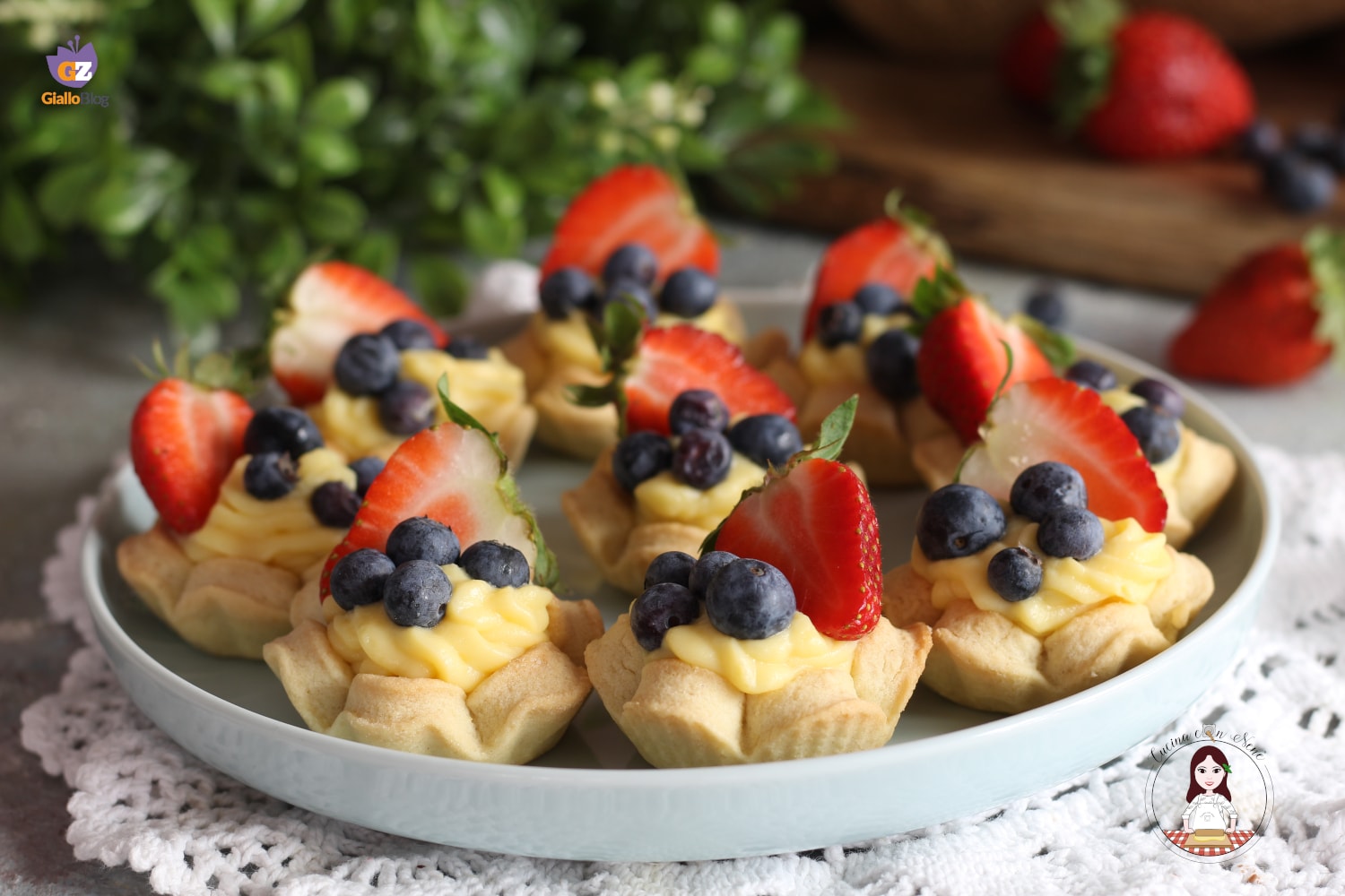Cestinhas de creme e frutas