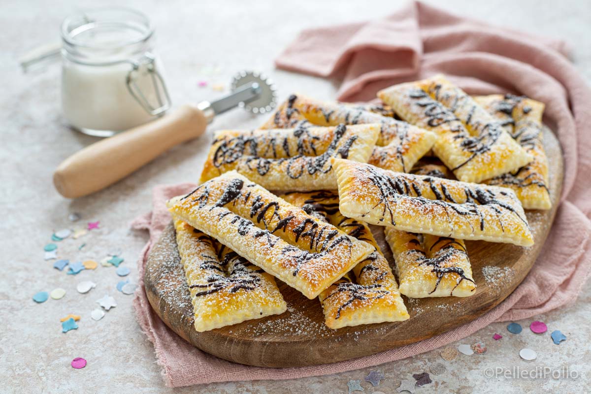 Chiacchiere de massa folhada assada