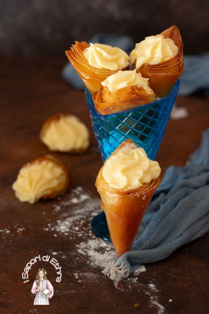 Doces de massa filo com creme de confeiteiro