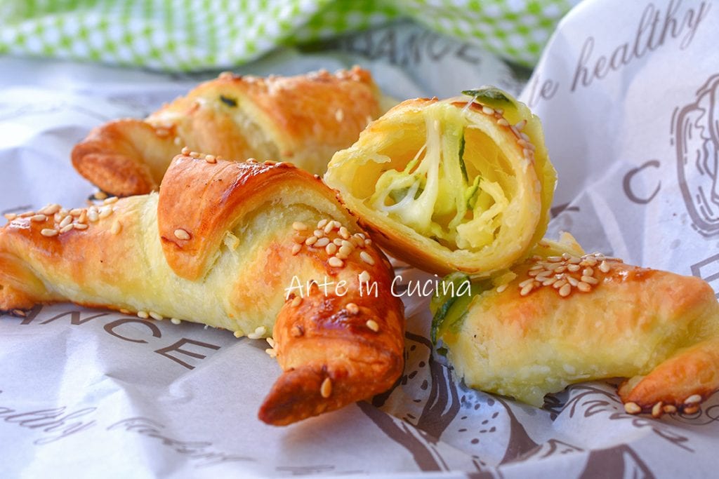 Cornetti de massa folhada com abobrinha e queijo