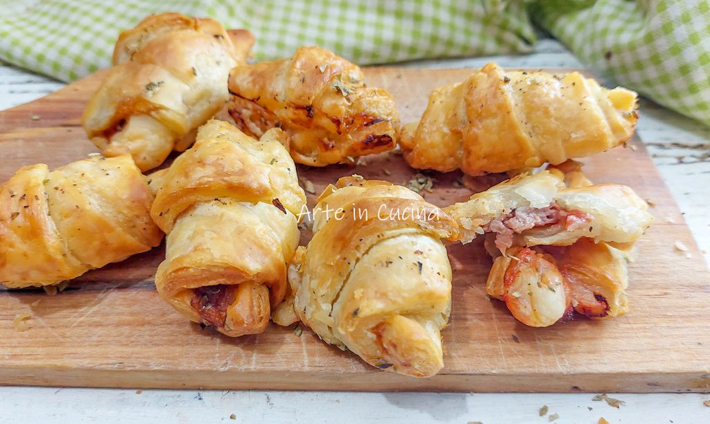 CORNINHOS de MASSA FOLHADA à MODA PIZZAIOLO