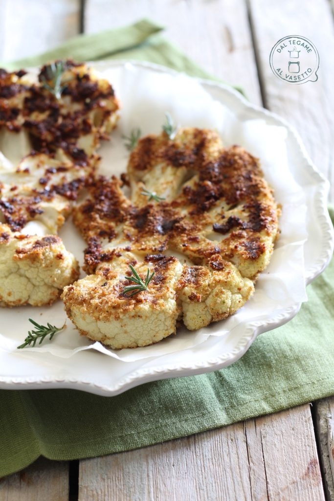 fatias de couve-flor empanadas cozidas no microondas