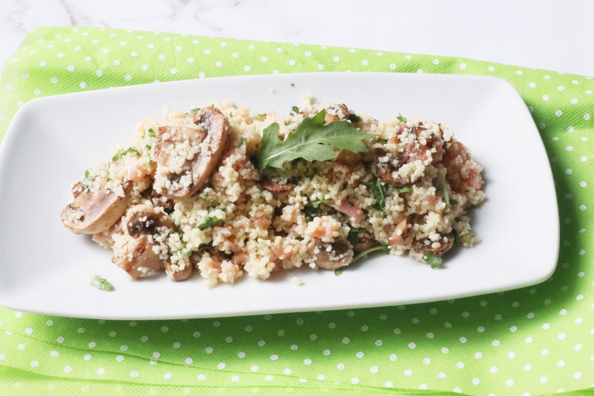 Cous cous salmão e cogumelos