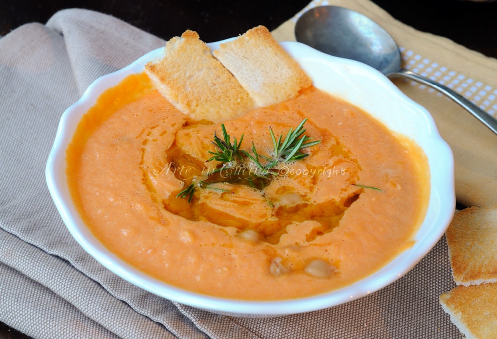 Creme de abóbora batatas e grão-de-bico ao alecrim