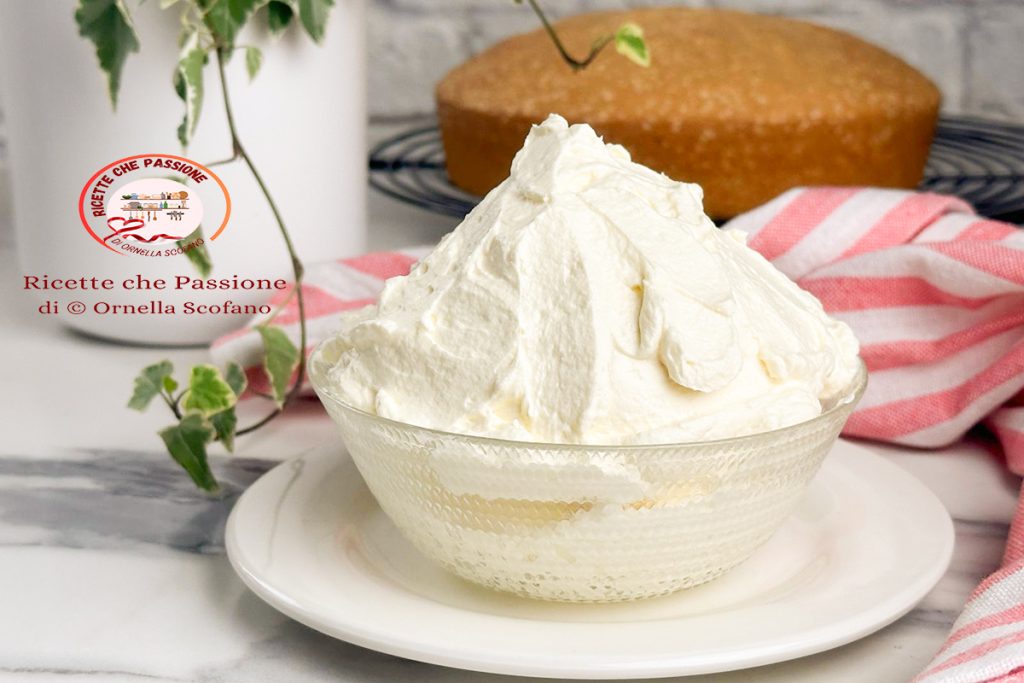 Creme delicioso de mascarpone com creme