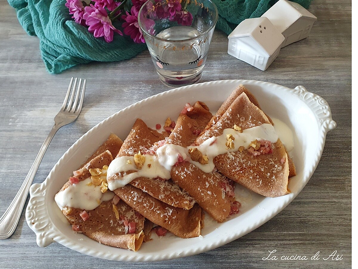 Crepes com farinha de castanha e recheio salgado