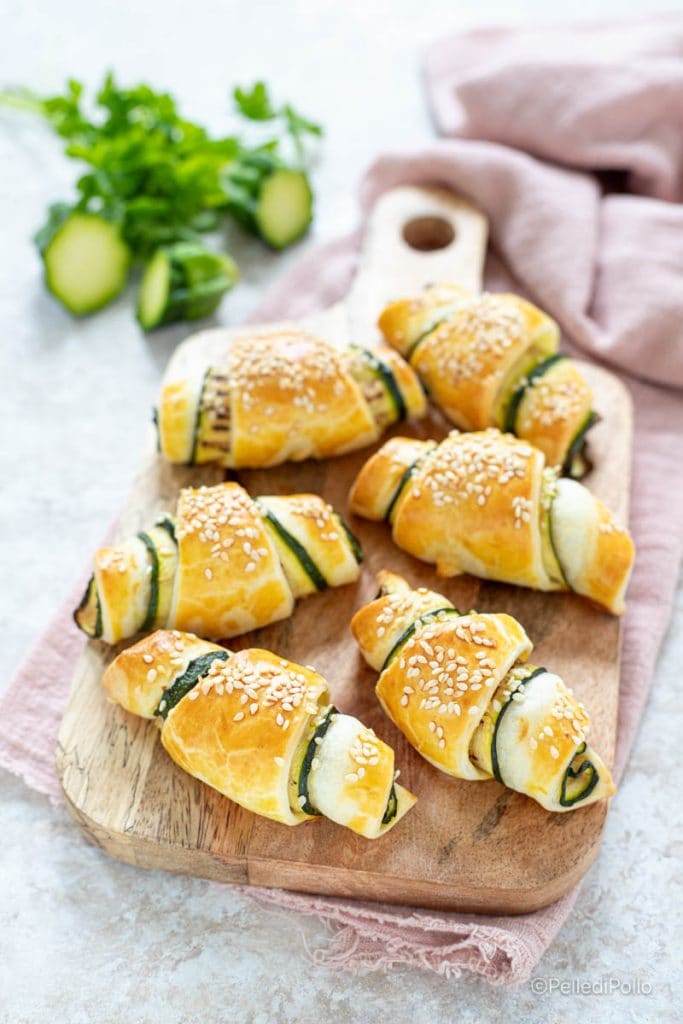 croissants de massa folhada com abobrinha