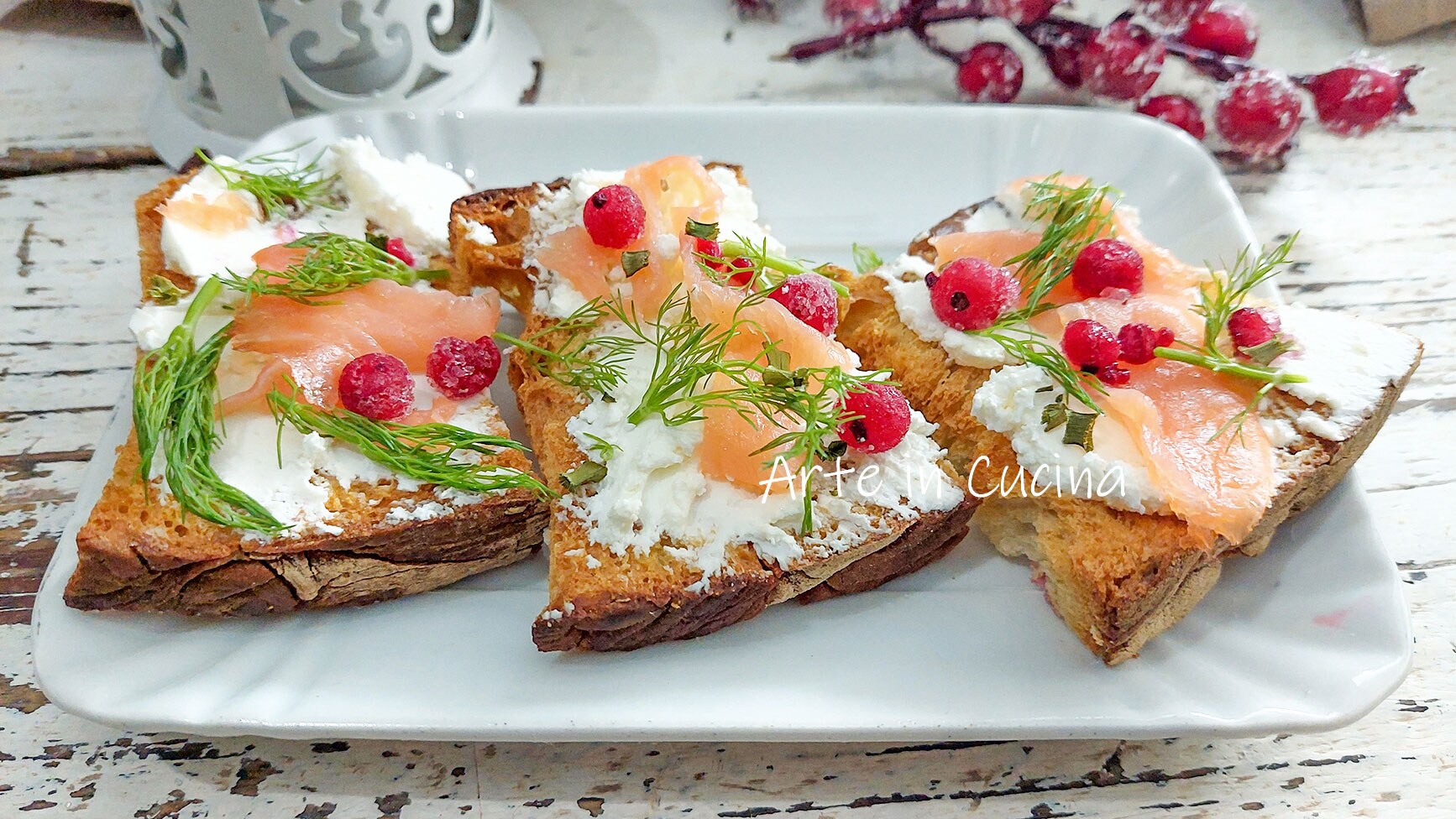 CROSTINI com SALMÃO e queijo cremoso
