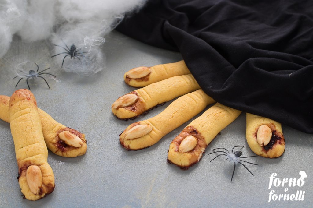 dedos de bruxa ensanguentados de Halloween