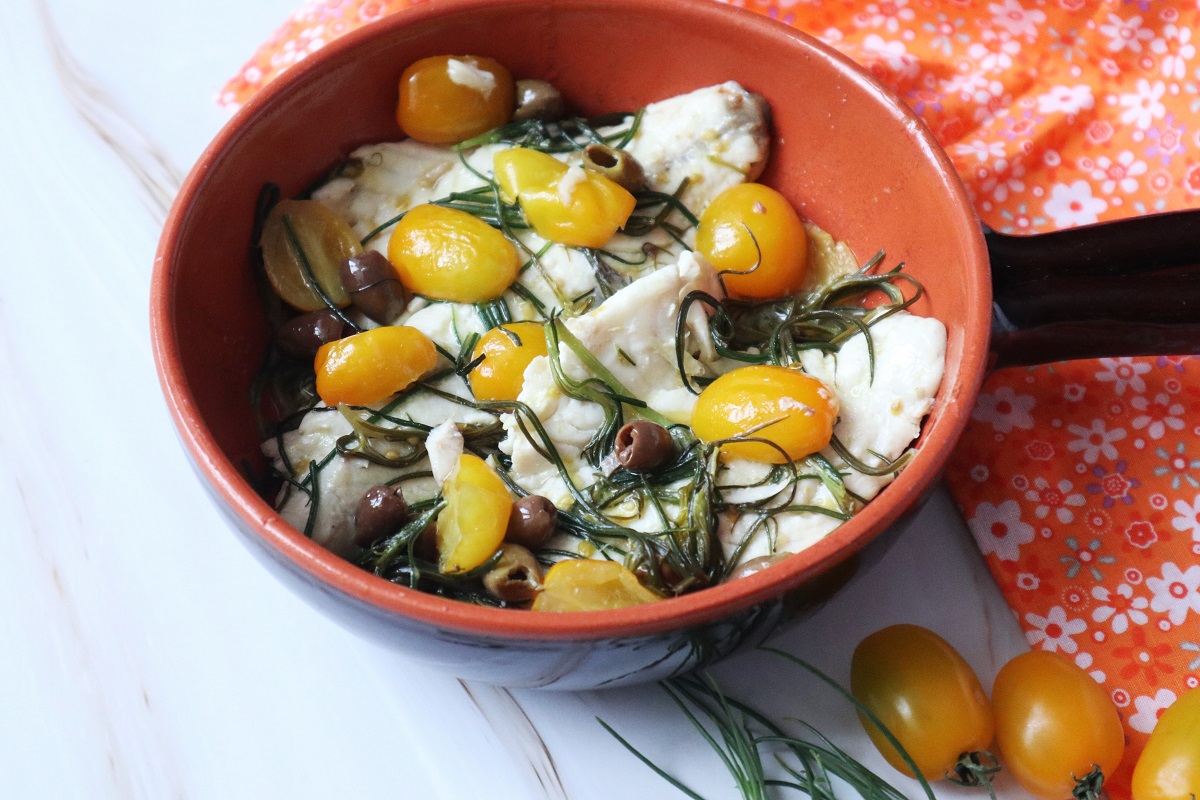 Dourada com agretti e tomatinho amarelo