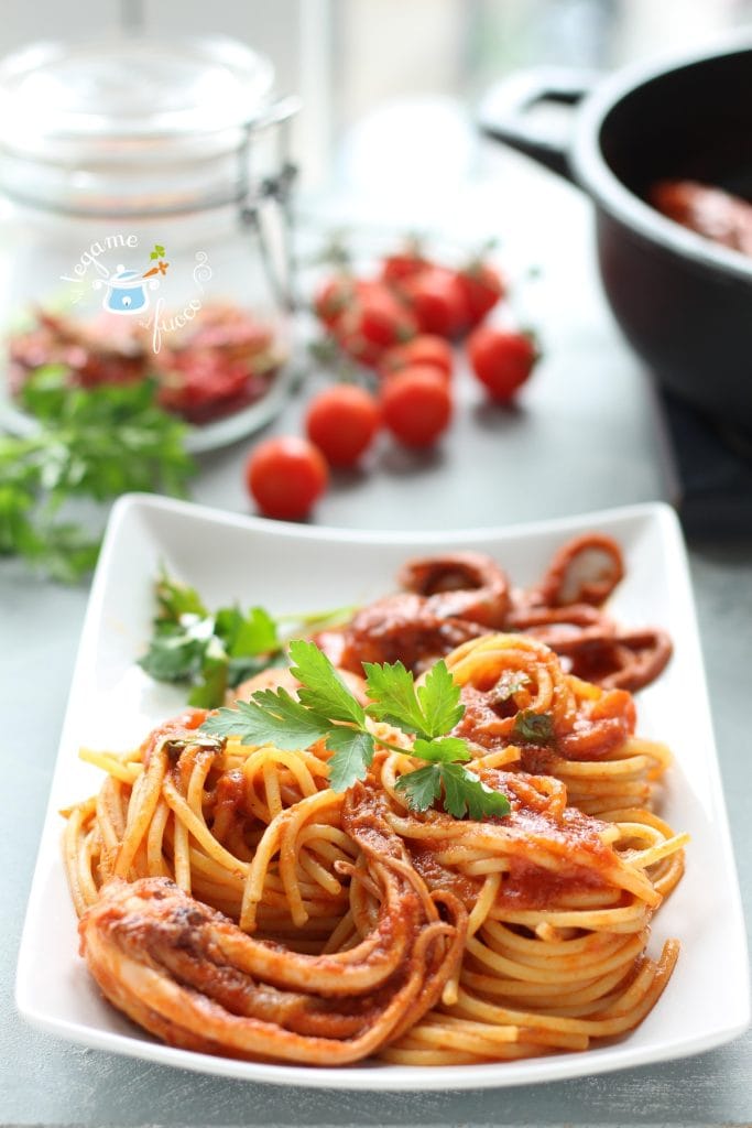 espaguete com moscardini picante