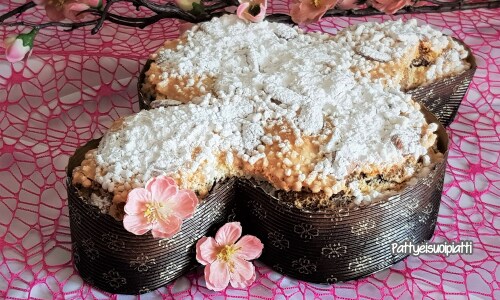 Colomba com chocolate amargo e amêndoas
