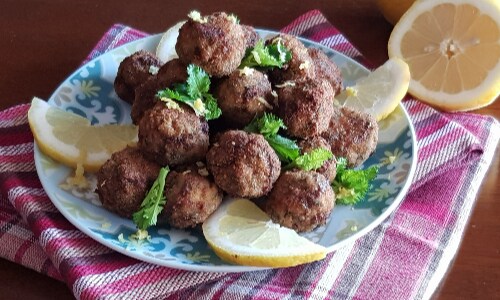 Almôndegas de carne e grelos